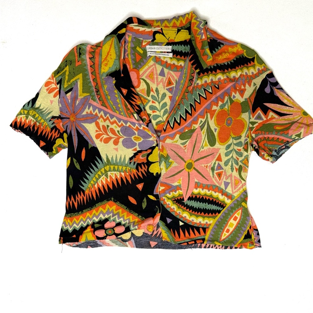 Urban Outfitters Multicolor Patterned Button Down Crop Shirt Size XS - Picture 1 of 7